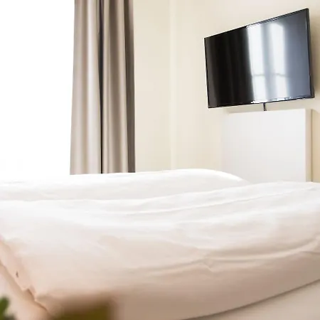 クロイツ モダン シティ 3*