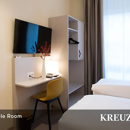 Kreuz Modern Szálloda 3*