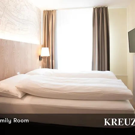 Kreuz Modern Szálloda 3*